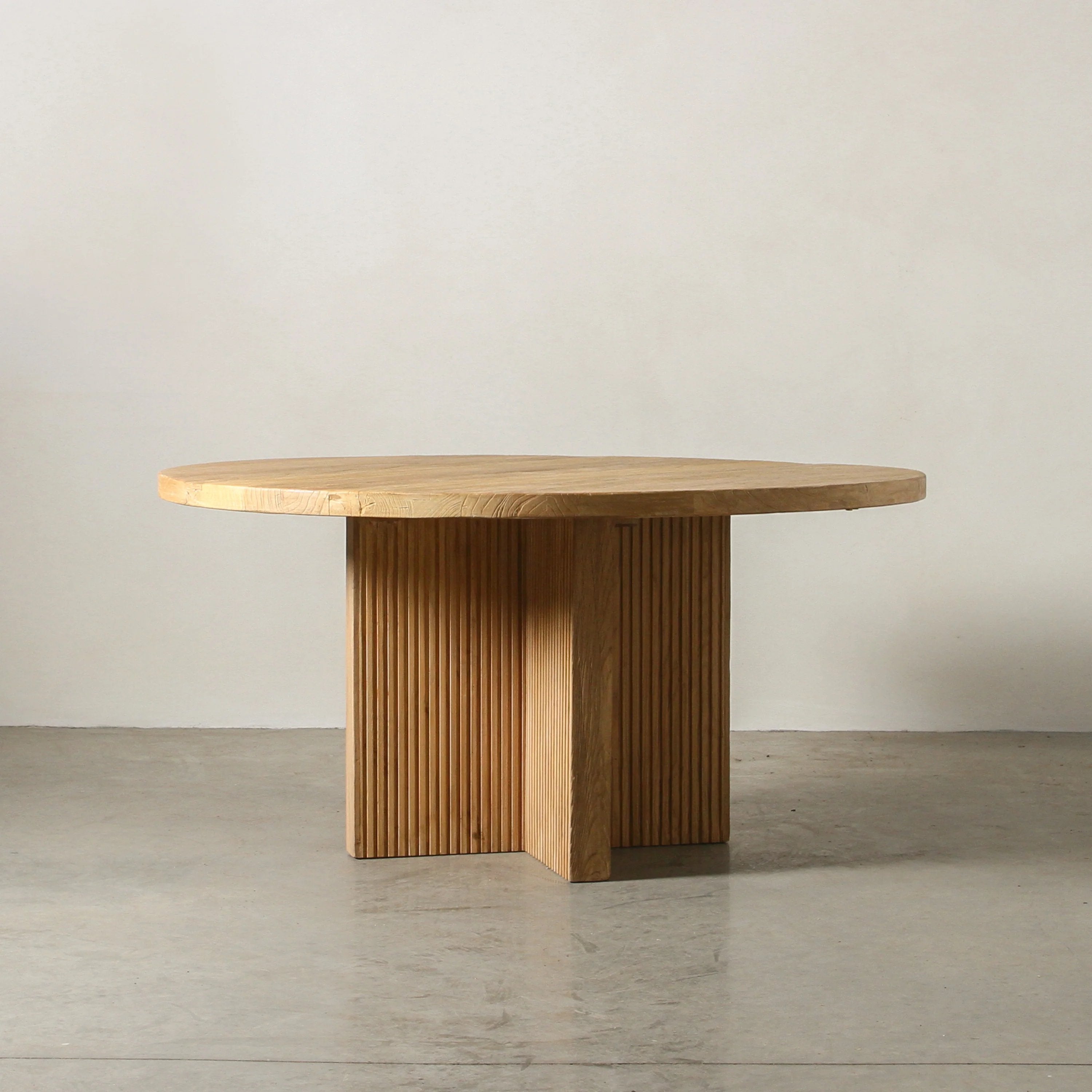ODIN Round Dining Table