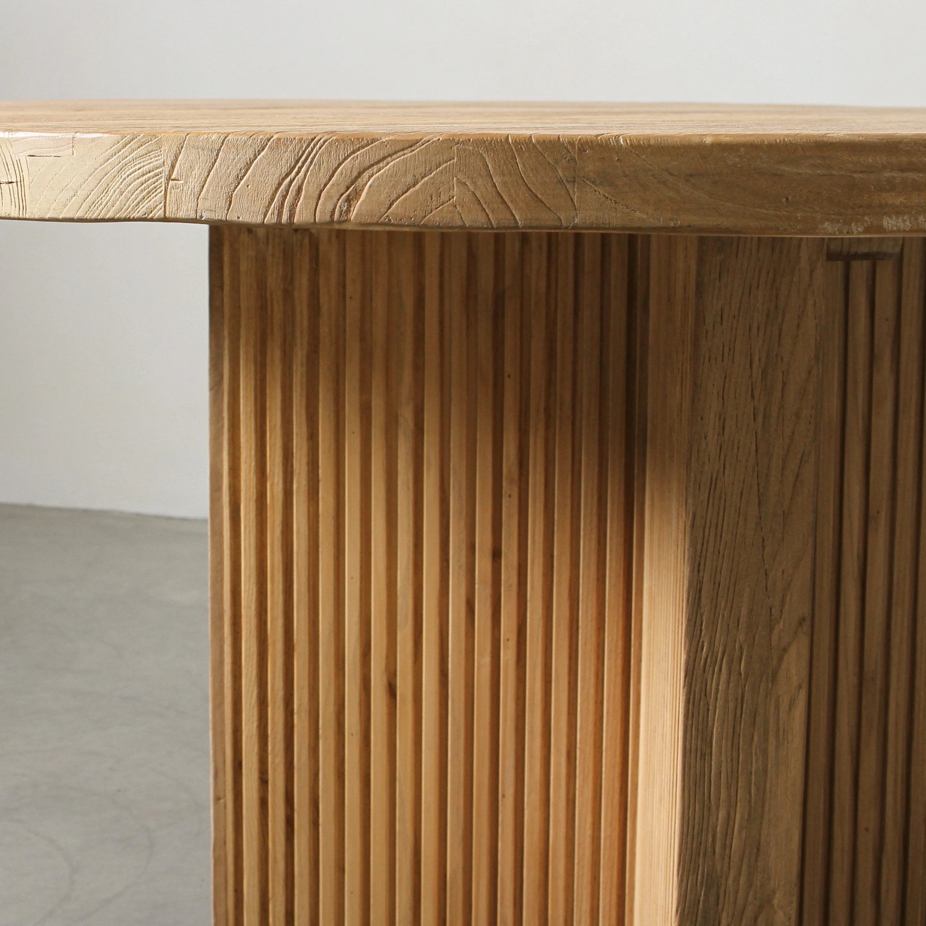 ODIN Round Dining Table